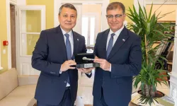 İzmir'de Kazakistan heyeti Ay Yıldızlı Konak'ta ağırlandı