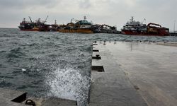 Karadeniz'deki etkili rüzgar balık avcılığını olumsuz etkiledi