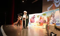 Kocaeli Çayırova'da çocuklar tiyatroyla ara tatilin keyfini çıkardı