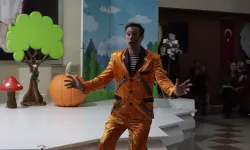 Kocaeli İzmit'te Çocuk Hakları Gününe özel tiyatro gösterisi