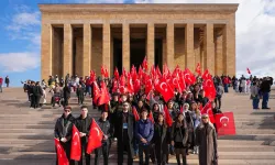 Maltepeli öğrenciler istedi, yerel yönetim Anıtkabir'e götürdü