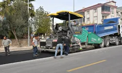 Manisa'da 9 bin ton asfaltla yol konforu arttı