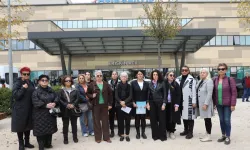 Mudanyalı kadınlar Bursa Şehir Hastanesi önünden kadına şiddete 'dur' dedi