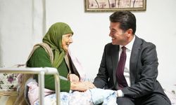 Ortahisar Belediye Başkanı Kaya'dan evi onarılan yaşlı kadına ziyaret