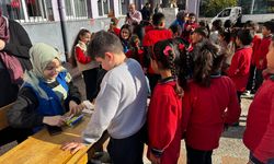 Samsun'da genç gönüllülerden köy okuluna ziyaret