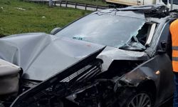 Samsun'da otomobil ile kamyonetin çarpışması sonucu 3 kişi yaralandı