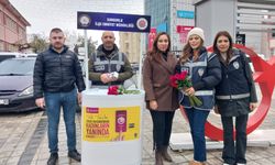 Sungurlu'da polis ekiplerinden kadınlara KADES tanıtımı yapıldı