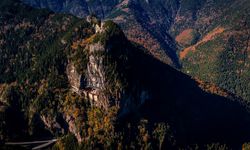 Tarihi Sümela ile Vazelon manastırları sonbaharın tonlarıyla renklendi