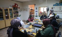 Tokat'ta doğal taşlar kadınların elinde hediyelik eşyaya dönüşüyor