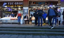 Trabzon'da balıkçı tezgahlarını hamsi süslüyor