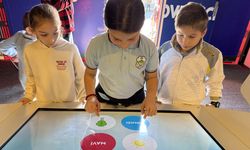 Trabzon'da 'beyin konseptli' bilim tırı öğrencilerin ziyaretine açıldı