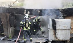 Trabzon'da hurda deposunda çıkan yangın söndürüldü