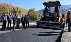 Vali Ergün, Ardanuç-Ardahan karayolundaki asfaltlama çalışmalarını inceledi