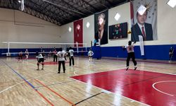 Vezirköprü'de Okul Sporları Genç Kızlar Voleybol turnuvası düzenlendi