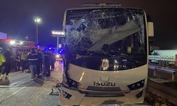 CEZAEVİ NAKİL ARACI KAZA YAPTI, 23 YARALI...