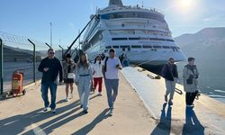 'Astoria Grande' kruvaziyeri Rusya'dan 621 yolcusuyla Amasra'ya geldi