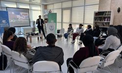Bafra'da üniversiteli gençlere 'kariyer' eğitimi verildi