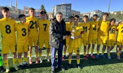 Bayburt Özel İdare Spor U16'da şampiyon oldu