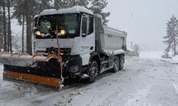 Bolu'da karla mücadele çalışması sürüyor