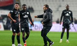 Çaykur Rizespor'da kulüp doktoru rahatsızlanınca yeşil sahada başhekim görev yaptı