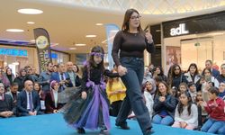 Çorum'da anaokulu öğrencileri geri dönüşüm kıyafetleriyle defile düzenledi