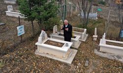 Evlendiği gün gördüğü eşine sevgisi vefatından sonra da bitmedi