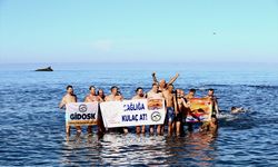 Giresun'da 'Sağlığa Kulaç At' etkinliğine katılanlar denizde yüzdü