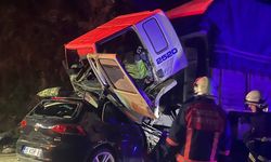 Giresun'da tır ile otomobilin çarpışması sonucu 3 kişi öldü, 1 kişi yaralandı