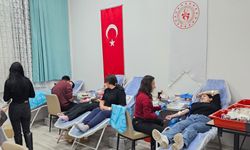 Gümüşhacıköy'de öğrencilerden Kızılay'a kan bağışı