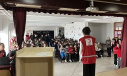 Havza'da Genç Kızılay gönüllüleri öğrencilerle buluştu