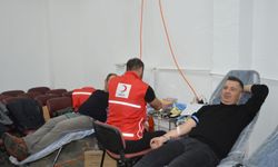 Havza'da iki okulda veliler kan bağışında bulundu