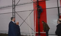 Havza'da suni çim saha Samsun Büyükşehir Belediyesi tarafından yenileniyor