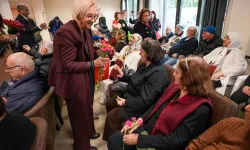 İstanbul'da huzurevi sakinlerine yeni yıl ziyareti