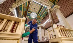 İzmir'in ibadethaneleri köşe bucak temizleniyor