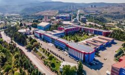 Karabük Üniversitesi Türkiye'nin en başarılı 10 mühendislik üniversitesi arasında yer aldı