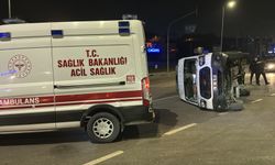 Karabük'te otomobil ile çarpışan ambulanstaki 3 sağlık çalışanı yaralandı