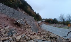 Kastamonu'da heyelan ve kar yağışı nedeniyle bazı ilçelerde ulaşımda aksaklık yaşanıyor