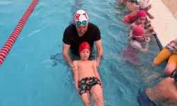 Kocaeli'de yüzme bilmeyen kalmasın projesi sürüyor