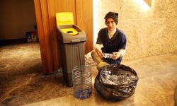 Otelde kullanılan pet şişelerin kapakları engellilere tekerlekli sandalye oluyor