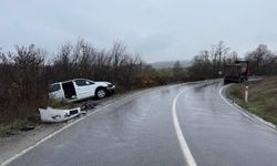 Samsun'da kamyonla çarpışan hafif ticari araçtaki 2 kişi yaralandı