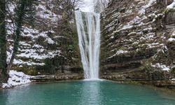 Sinop'ta Erfelek Tatlıca Şelaleleri Tabiat Parkı kış güzelliğine büründü