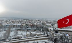 Taşköprü beyaz örtüyle kaplandı