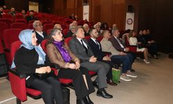 Trabzon'da 'Kıbrıs: Ortadoğu'nun Nabzını Tutan Ada' konferansı yapıldı