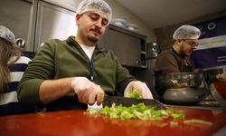 Üniversite öğrencileri YEDAM danışanları için yemek yaptı