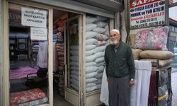 Yorgancı Şerafettin dede 72 yıldır iğnesini elinden bırakmıyor