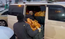 Adıyaman'da yoğun kara rağmen sıcak desteğe devam