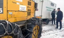 Amasya'da cenaze kardan yolu kapanan köye özel idare ekiplerince ulaştırıldı