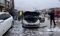 Amasya'da yanan otomobil kullanılamaz hale geldi