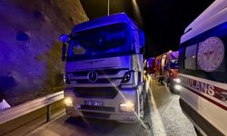 Anadolu Otoyolu'nda tırla çarpışan yolcu otobüsündeki 1 kişi öldü, 3 kişi yaralandı