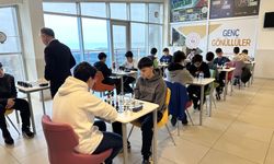 Ayancık'ta okullar arası satranç turnuvası düzenlendi